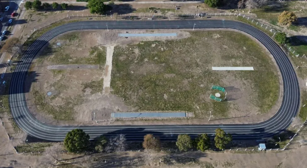 Plan Galina para fortalecer el deporte: Torres inauguró la repavimentación de la pista "Horacio Cabito"
