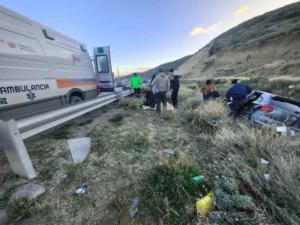Una joven de 29 años hospitalizada tras despiste en el camino Roque González