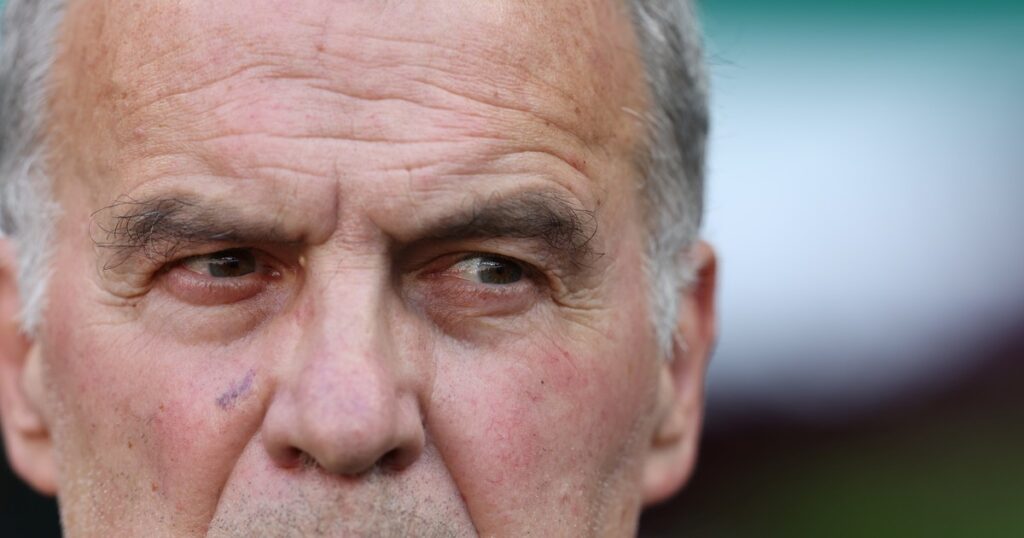 así fue la llegada de Marcelo Bielsa a Montevideo tras la prematura y dolorosa eliminación de Uruguay del Mundial 2026