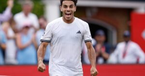 el argentino juega la final de ATP 500 de Queen's y busca su segundo título sobre césped