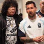 Utilice este título el elogio de Lionel Messi a la Mona Jiménez en la concentración de la Selección y cree en base a ese titulo original un titulo nuevo, preciso, comprensible y que no pierda relacion con el titulo original. Necesito que me devuelvas solo y nada mas que el titulo nuevo.