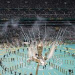 Utilice este título elogios de la prensa para la fiesta de inauguración del Mundial y cree en base a ese titulo original un titulo nuevo, preciso, comprensible y que no pierda relacion con el titulo original. Necesito que me devuelvas solo y nada mas que el titulo nuevo.