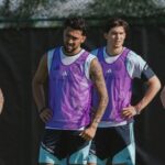 Utilice este título sufrió una distensión muscular y se abre el abanico de reemplazantes para Scaloni y cree en base a ese titulo original un titulo nuevo, preciso, comprensible y que no pierda relacion con el titulo original. Necesito que me devuelvas solo y nada mas que el titulo nuevo.