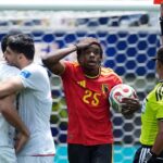 Utilice este título un exjugador serbio hizo comentarios racistas en plena transmisión de TV y, lejos de arrepentirse, redobló la apuesta y cree en base a ese titulo original un titulo nuevo, preciso, comprensible y que no pierda relacion con el titulo original. Necesito que me devuelvas solo y nada mas que el titulo nuevo.
