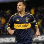 Utilice este título a qué hora juegan, formaciones y cómo ver el partido y cree en base a ese titulo original un titulo nuevo, preciso, comprensible y que no pierda relacion con el titulo original. Necesito que me devuelvas solo y nada mas que el titulo nuevo.
