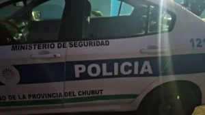 Atacó a golpes un patrullero tras una discusión con policías