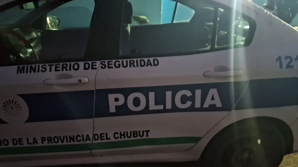 Atacó a golpes un patrullero tras una discusión con policías