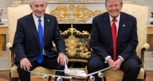 Benjamin Netanyahu y Donald Trump buscaron limar asperezas en el primer encuentro desde el inicio de la guerra en Oriente Medio