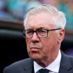 Utilice este título Carlo Ancelotti es uno de los candidatos para tomar las riendas de la selección de Italia y cree en base a ese titulo original un titulo nuevo, preciso, comprensible y que no pierda relacion con el titulo original. Necesito que me devuelvas solo y nada mas que el titulo nuevo.