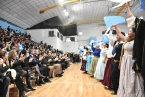 Con un Pericón y un llamado a la unidad, Trelew celebró el Día de la Independencia