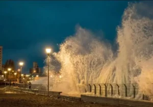 Descartan cortes de tránsito en la avenida Ducós tras el descenso de la marejada