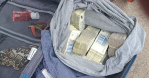 Encontró una mochila con casi $ 90 millones en la banquina de una ruta de La Pampa y vivió una pesadilla