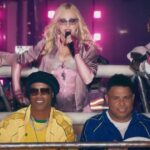 Utilice este título  Madonna brilló en el entretiempo de la final del Mundial 2026 y convirtió el túnel de ingreso de los jugadores en una pista de baile, con Ronaldo y Ronaldinho y cree en base a ese titulo original un titulo nuevo, preciso, comprensible y que no pierda relacion con el titulo original. Necesito que me devuelvas solo y nada mas que el titulo nuevo.