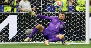 Mathew Ryan no sólo no atajó ninguno sino que Mo Salah lo dejó en ridículo