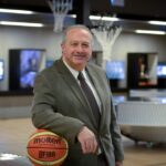 Utilice este título Murió Horacio Muratore, histórico dirigente del básquet argentino y expresidente de la FIBA y cree en base a ese titulo original un titulo nuevo, preciso, comprensible y que no pierda relacion con el titulo original. Necesito que me devuelvas solo y nada mas que el titulo nuevo.