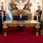 Utilice este título  Para analistas, la reforma del Banco Central blinda a la cúpula, pero limita al próximo gobierno y cree en base a ese titulo original un titulo nuevo, preciso, comprensible y que no pierda relacion con el titulo original. Necesito que me devuelvas solo y nada mas que el titulo nuevo.