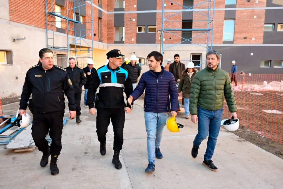 Torres reactivó el ex Pro.Cre.Ar. de Trelew y confirmó la próxima entrega de 68 viviendas para policías
