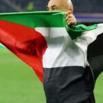 Utilice este título celebró con una bandera palestina y dedicó el triunfo a Gaza y cree en base a ese titulo original un titulo nuevo, preciso, comprensible y que no pierda relacion con el titulo original. Necesito que me devuelvas solo y nada mas que el titulo nuevo.