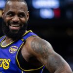 Utilice este título cobrará 50 millones menos que en los Lakers, pero sueña con su quinto anillo y cree en base a ese titulo original un titulo nuevo, preciso, comprensible y que no pierda relacion con el titulo original. Necesito que me devuelvas solo y nada mas que el titulo nuevo.