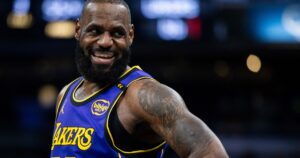 cobrará 50 millones menos que en los Lakers, pero sueña con su quinto anillo