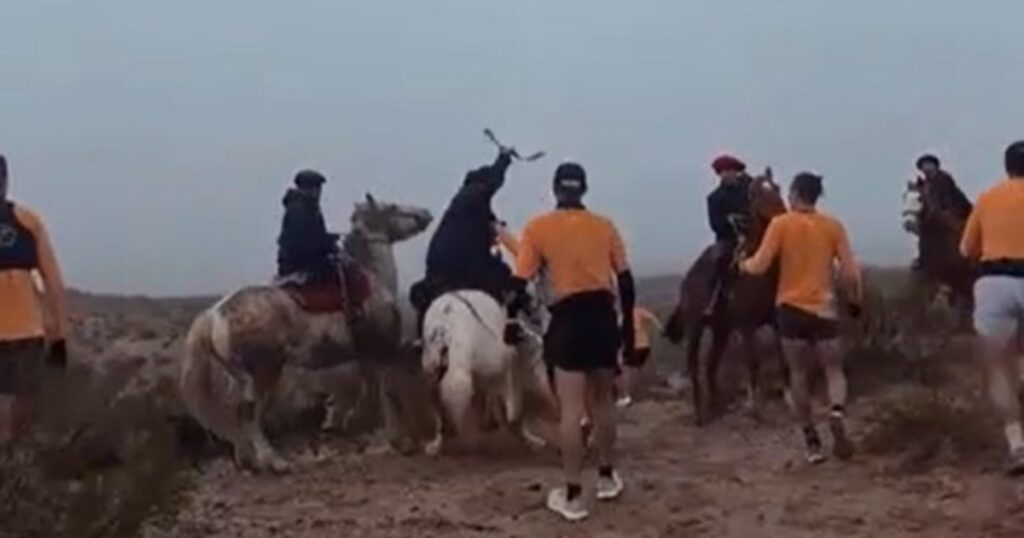 jinetes atacaron a corredores en una tradicional carrera de montaña en Río Negro