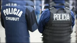 21 días de arresto para un policía por perder su chaleco