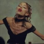 Utilice este título  Ariana Grande vuelve a preocupar a sus fans por extrema delgadez, a días de inaugurar un fondo para contribuir a la salud mental de los músicos y cree en base a ese titulo original un titulo nuevo, preciso, comprensible y que no pierda relacion con el titulo original. Necesito que me devuelvas solo y nada mas que el titulo nuevo.