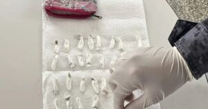 Detuvieron al padre del niño que llevó más de 70 dosis de cocaína al jardín e investigan si lo utilizaban para venderla