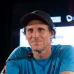 Utilice este título Diego Forlán es anunciado como DT para reconstruir a la selección tras el fracaso de Bielsa y cree en base a ese titulo original un titulo nuevo, preciso, comprensible y que no pierda relacion con el titulo original. Necesito que me devuelvas solo y nada mas que el titulo nuevo.