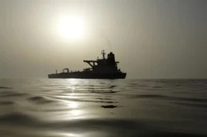 El petróleo cayó por debajo de los US$ 80 tras un acuerdo diplomático en Medio Oriente por el Estrecho de Ormuz