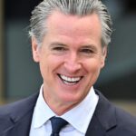 Utilice este título Gavin Newsom firmó la ley SB 169 que modifica el acceso a las licencias de conducir y cree en base a ese titulo original un titulo nuevo, preciso, comprensible y que no pierda relacion con el titulo original. Necesito que me devuelvas solo y nada mas que el titulo nuevo.