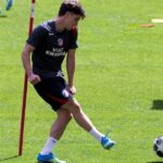 Utilice este título Julián Alvarez ya se “entrena” bajo la disciplina de Atlético de Madrid pese a su deseo de irse a Barcelona y cree en base a ese titulo original un titulo nuevo, preciso, comprensible y que no pierda relacion con el titulo original. Necesito que me devuelvas solo y nada mas que el titulo nuevo.
