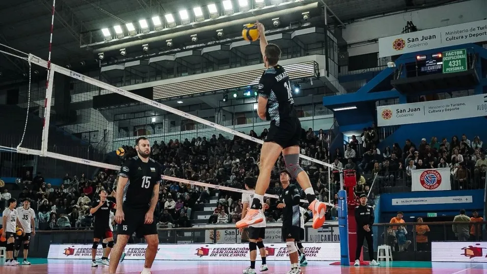 La Selección Argentina de vóley pisó fuerte en San Juan y venció a Japón B en un Aldo Cantoni colmado