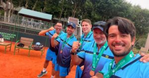 La historia de película del argentino que hizo ascender a Aruba en la Copa Davis y preparó el equipo en un container de Cañuelas