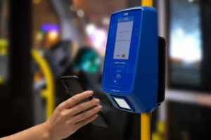 Lanzan un 50% de reintegro en el pasaje de colectivo pagando con celular y tarjeta del Banco del Chubut