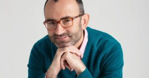 “No necesitas que todo el mundo te trate bien todo el tiempo; aprender a convivir con la imperfección ajena forma parte de la fortaleza emocional”