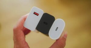 Por qué se calienta el cargador del celular y cuándo puede ser una señal de peligro