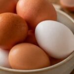 Utilice este título Retiran casi 19 millones de huevos en Estados Unidos por un brote de salmonela: cuáles son los estados afectados y cree en base a ese titulo original un titulo nuevo, preciso, comprensible y que no pierda relacion con el titulo original. Necesito que me devuelvas solo y nada mas que el titulo nuevo.