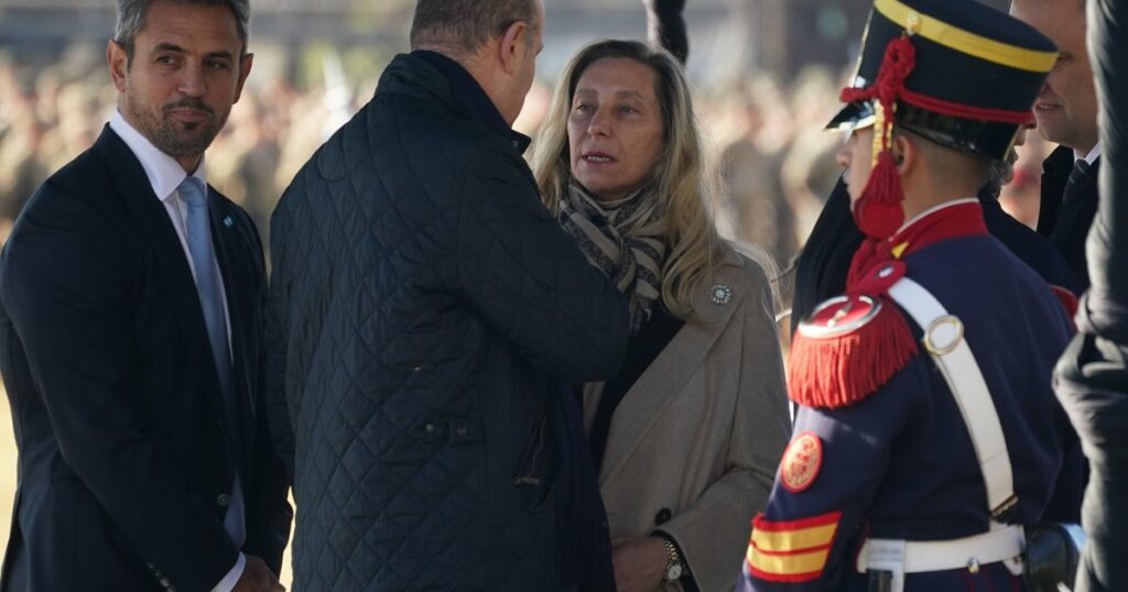 “Todos los proyectos tienen que pasar por Santilli”