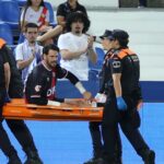 Utilice este título chocó con un rival, pidió el cambio y se fue en ambulancia del partido de Rayo Vallecano y cree en base a ese titulo original un titulo nuevo, preciso, comprensible y que no pierda relacion con el titulo original. Necesito que me devuelvas solo y nada mas que el titulo nuevo.