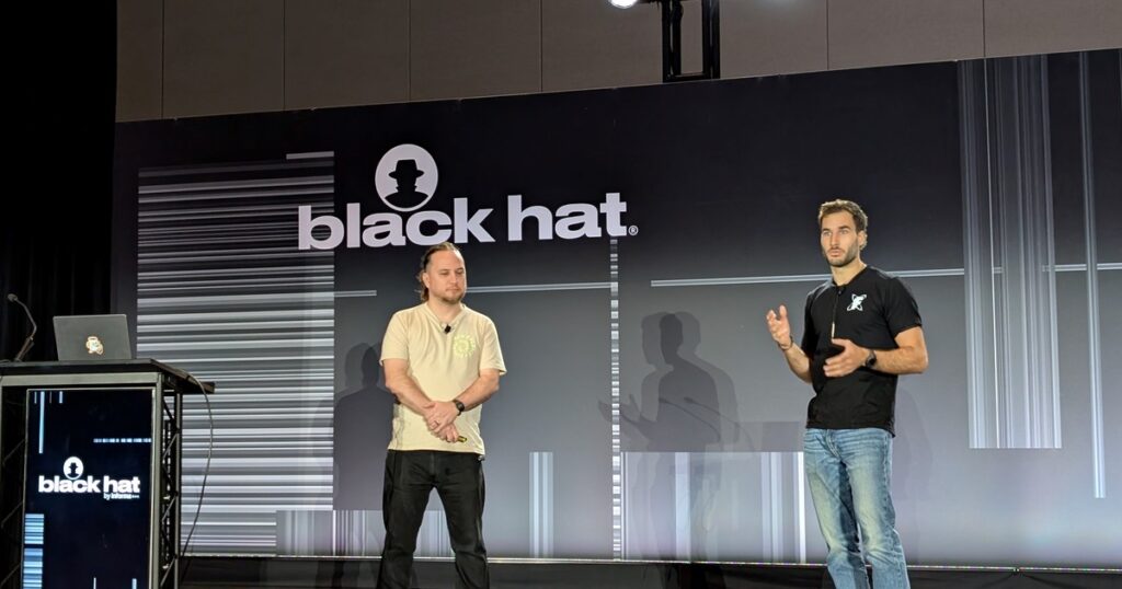 dos argentinos descubrieron cómo hackear antenas que llevan internet a zonas aisladas