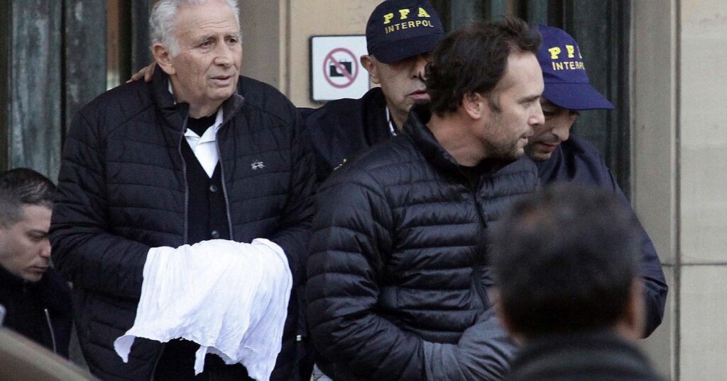 dos empresarios argentinos admitieron haber pagado coimas en la FIFA y evitaron un juicio en EE.UU.