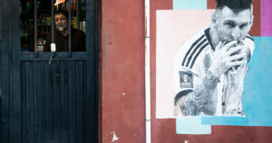 el recuerdo de los vecinos de La Bajada, el barrio de la infancia de Lionel