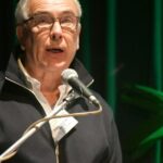 Utilice este título  en la forestoindustria advierten el golpe en la actividad por la paralización de la obra pública y la caíd en la construcción y cree en base a ese titulo original un titulo nuevo, preciso, comprensible y que no pierda relacion con el titulo original. Necesito que me devuelvas solo y nada mas que el titulo nuevo.