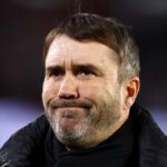 Utilice este título votá en la encuesta, de Ramón Díaz a Aimar, ¿quién debe ser el nuevo DT del Millonario? y cree en base a ese titulo original un titulo nuevo, preciso, comprensible y que no pierda relacion con el titulo original. Necesito que me devuelvas solo y nada mas que el titulo nuevo.