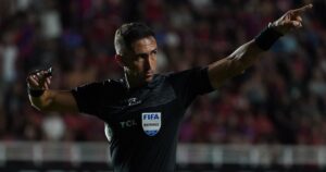 Arasa vuelve tras el escándalo con Vélez y Mastrángelo de nuevo con Lanús vs Riestra