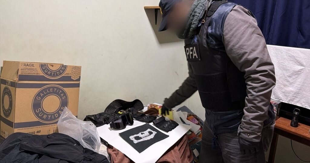 Cómo descubrió el FBI al chico de 15 años que organizaba con IA una masacre escolar en Quilmes y cuál era su plan