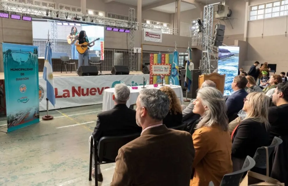 Con gran convocatoria, Rawson desarrolla la cuarta edición de la Feria Municipal del Libro