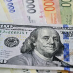 Utilice este título Dólar hoy y dólar blue, EN VIVO: a cuánto cotiza el oficial y cuál es el precio del paralelo este miércoles 2 de septiembre, minuto a minuto y cree en base a ese titulo original un titulo nuevo, preciso, comprensible y que no pierda relacion con el titulo original. Necesito que me devuelvas solo y nada mas que el titulo nuevo.