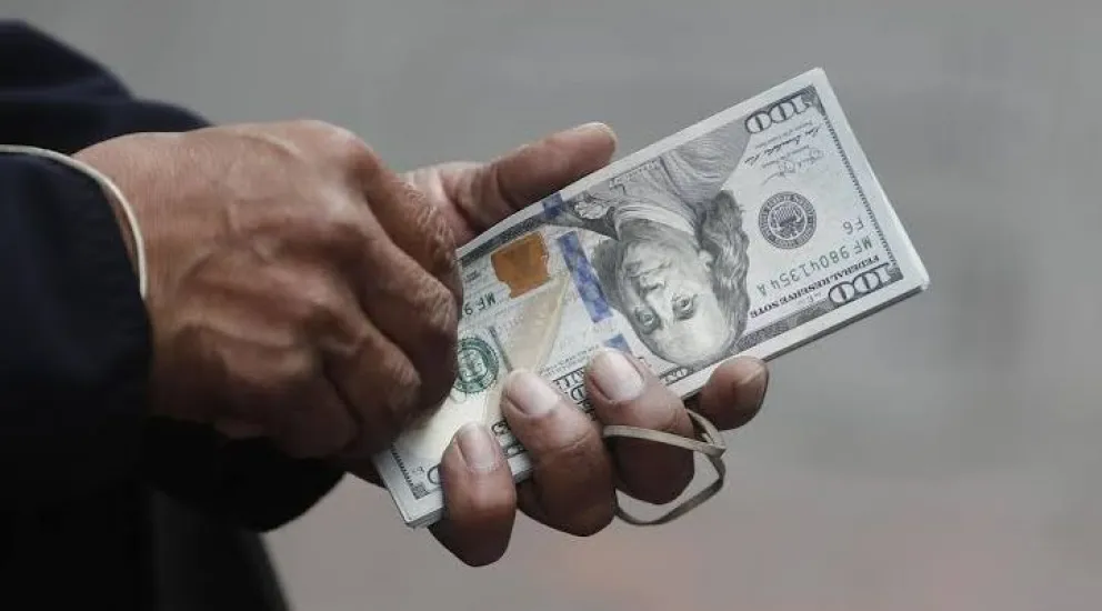 El dólar minorista alcanza un nuevo récord de $1540